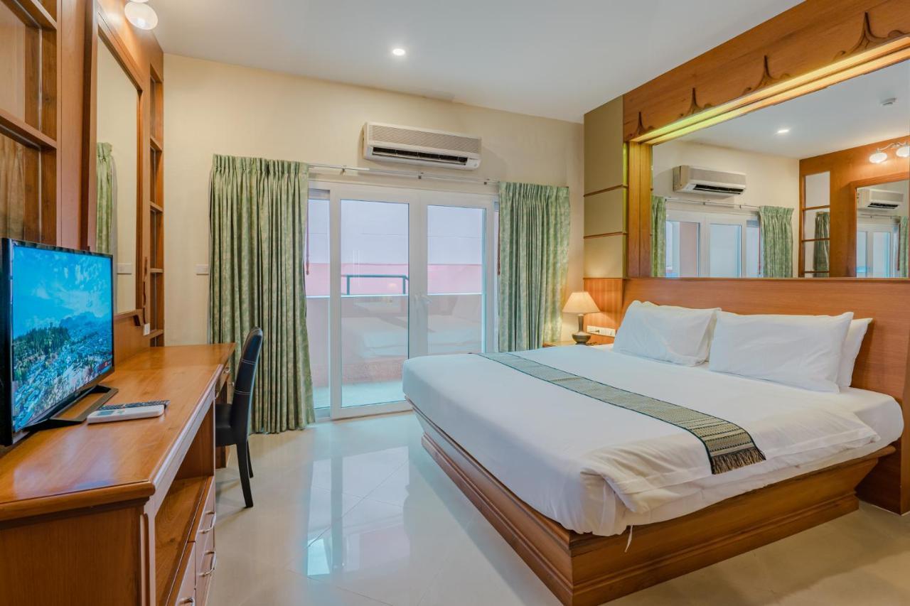 Whitehouse Condotel Pattaya Zewnętrze zdjęcie