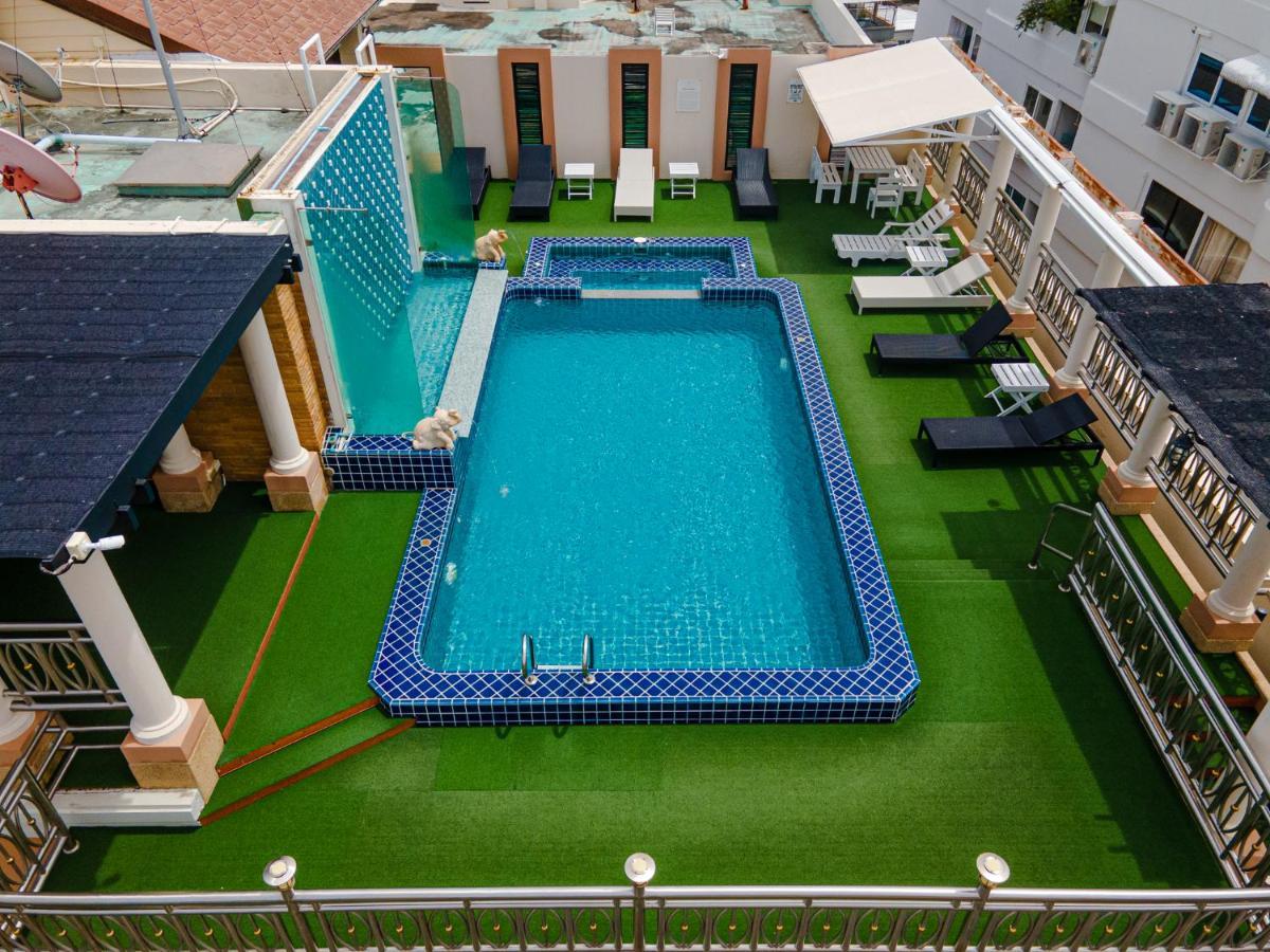Whitehouse Condotel Pattaya Zewnętrze zdjęcie