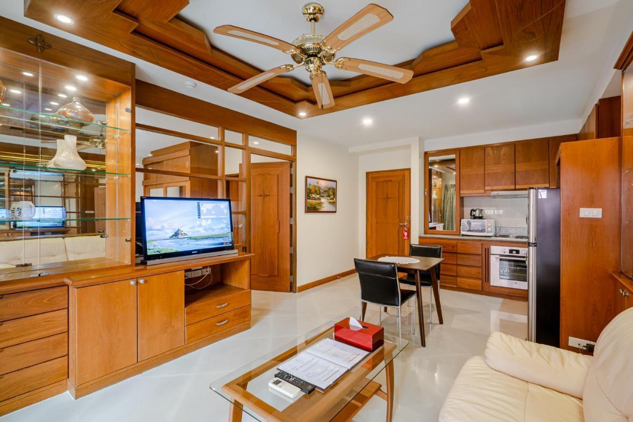Whitehouse Condotel Pattaya Zewnętrze zdjęcie