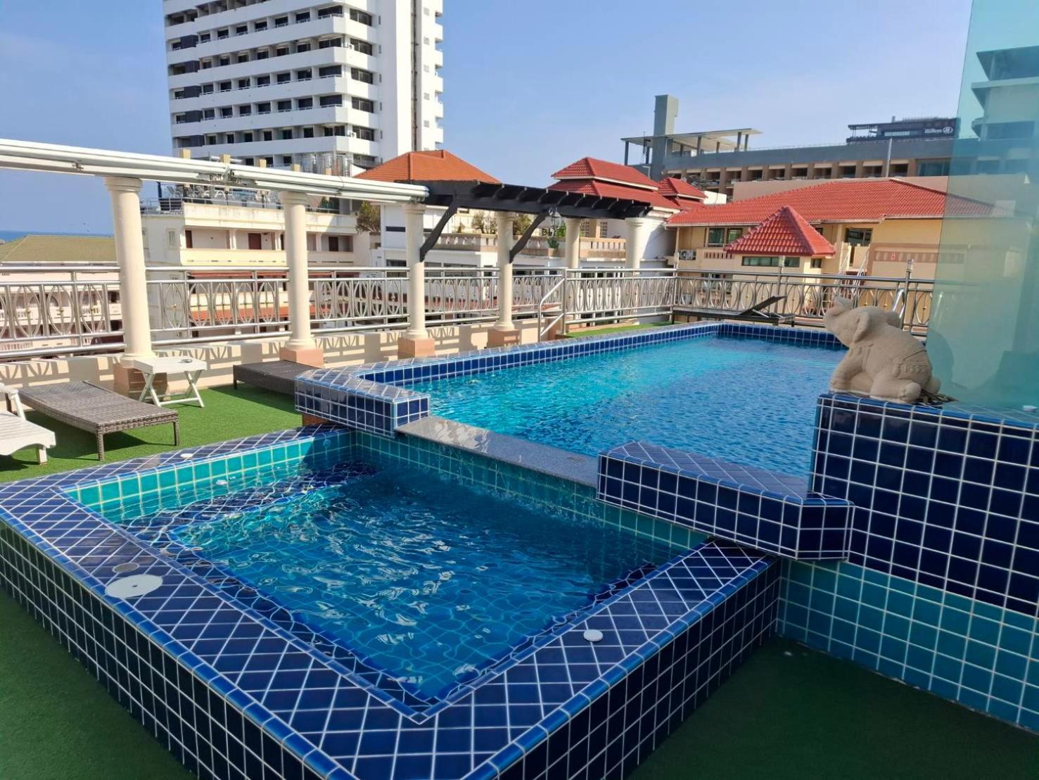 Whitehouse Condotel Pattaya Zewnętrze zdjęcie