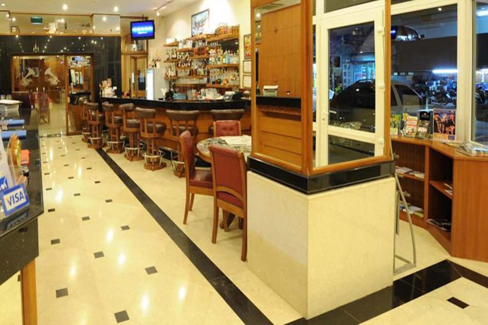 Whitehouse Condotel Pattaya Zewnętrze zdjęcie
